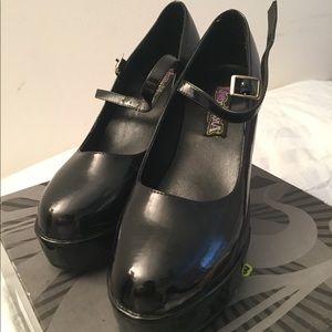 Black heels funtasma size 7